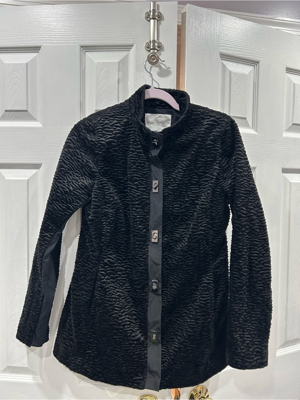 NWT Carol Anderson by Cabi Women's Black Teddy Button-Up Coat - Soft Faux Fur